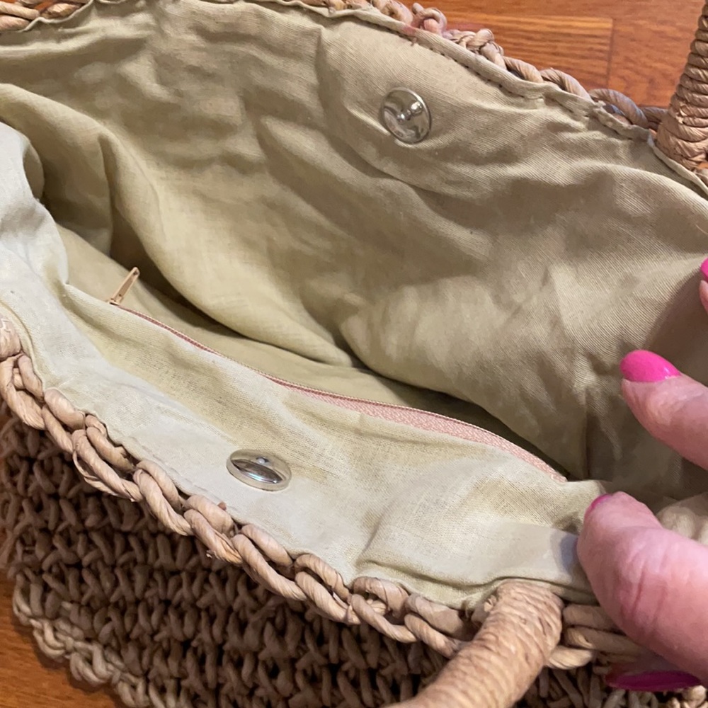 Straw Purse - Picture 3 of 10